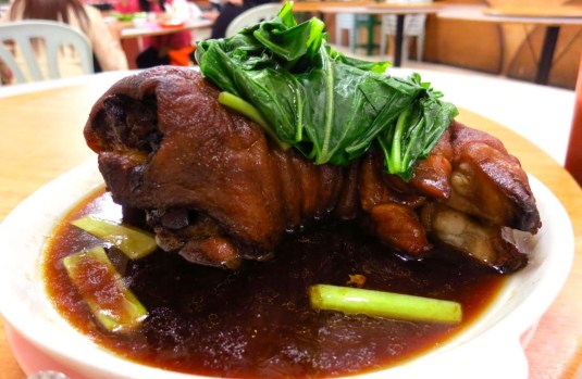 Th soup was splendid.A great concoction of oyster sauce, sesame oil,light soy sauce,brown sugar,cinnamon sticks,star anise, wolf berries and a few secret ingredients i can't decipher!. Just great! I give it -Two thumbs up and a button down!